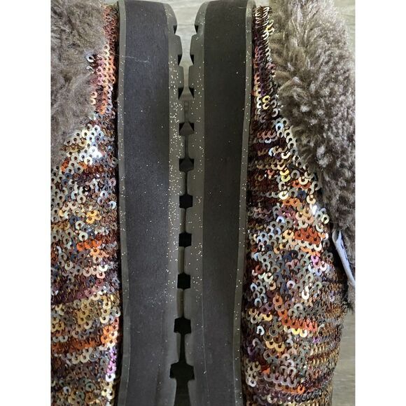 Bob’s from Skechers Gold sequin sparkle Faux Fur Trim slippers size 5 - Picture 9 of 11